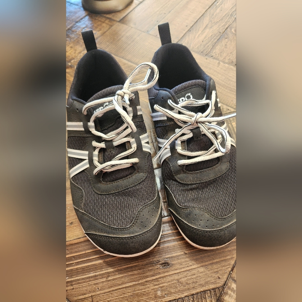 Xero flat foot shoes